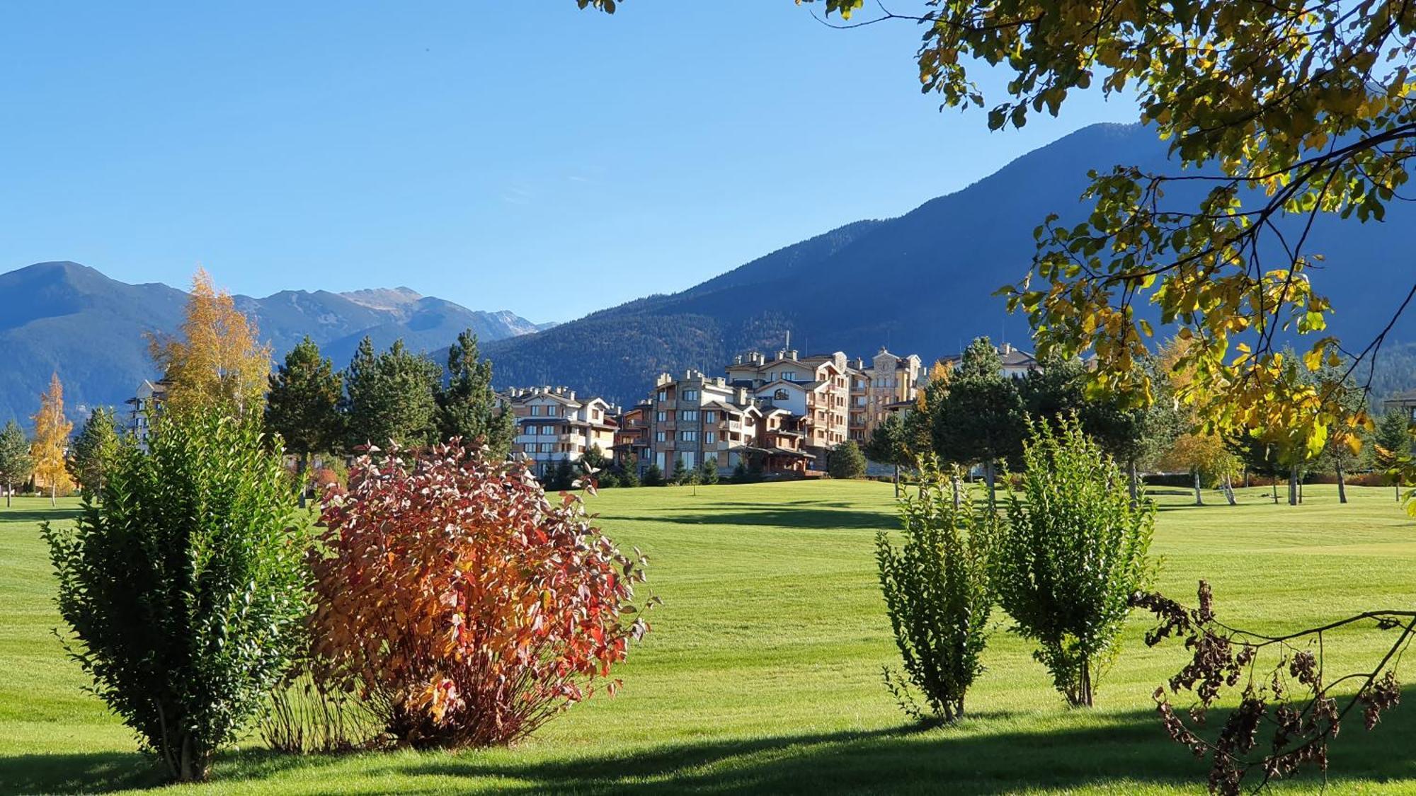 Green Peaks Suite In Pirin Golf & County Club Razlog Buitenkant foto