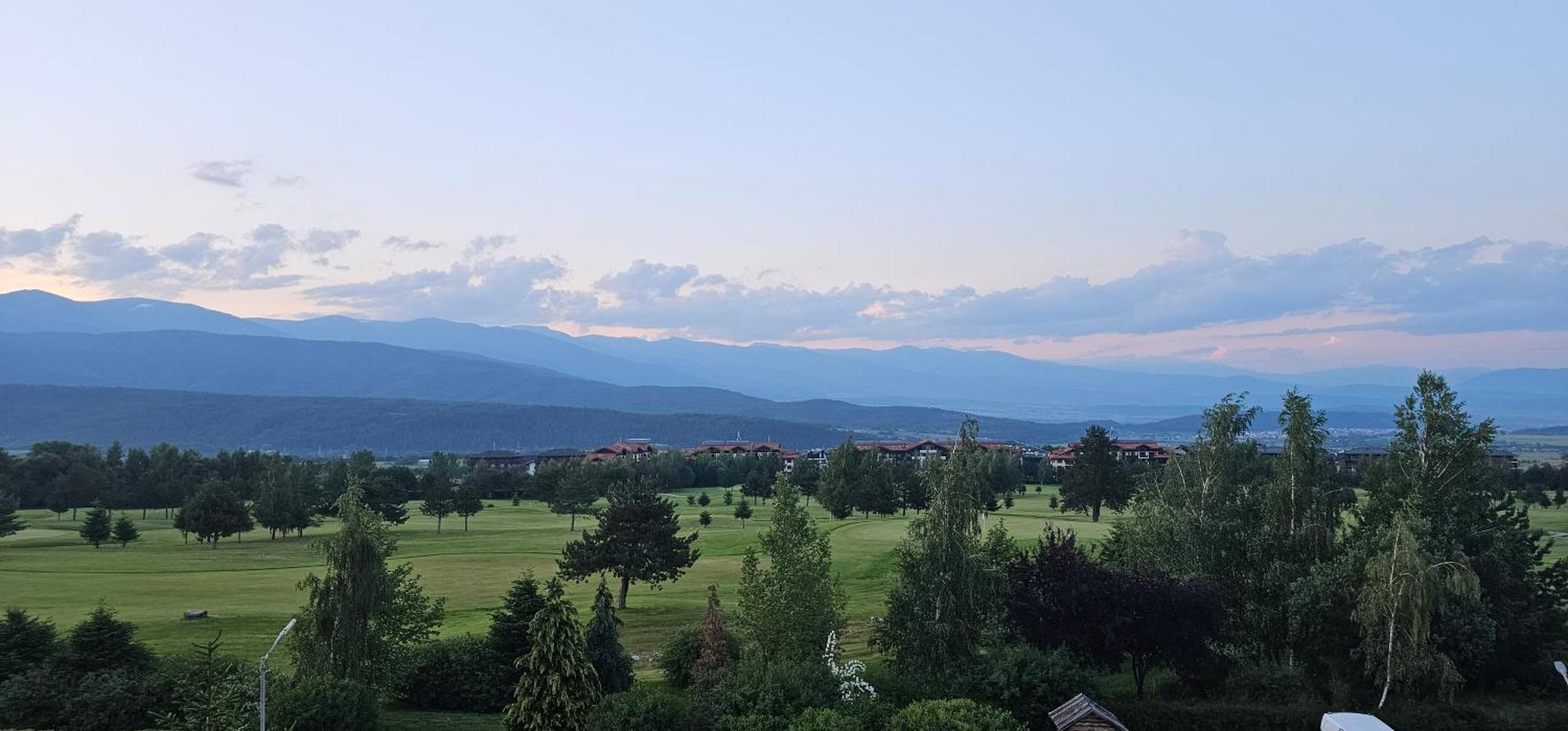 Green Peaks Suite In Pirin Golf & County Club Razlog Buitenkant foto