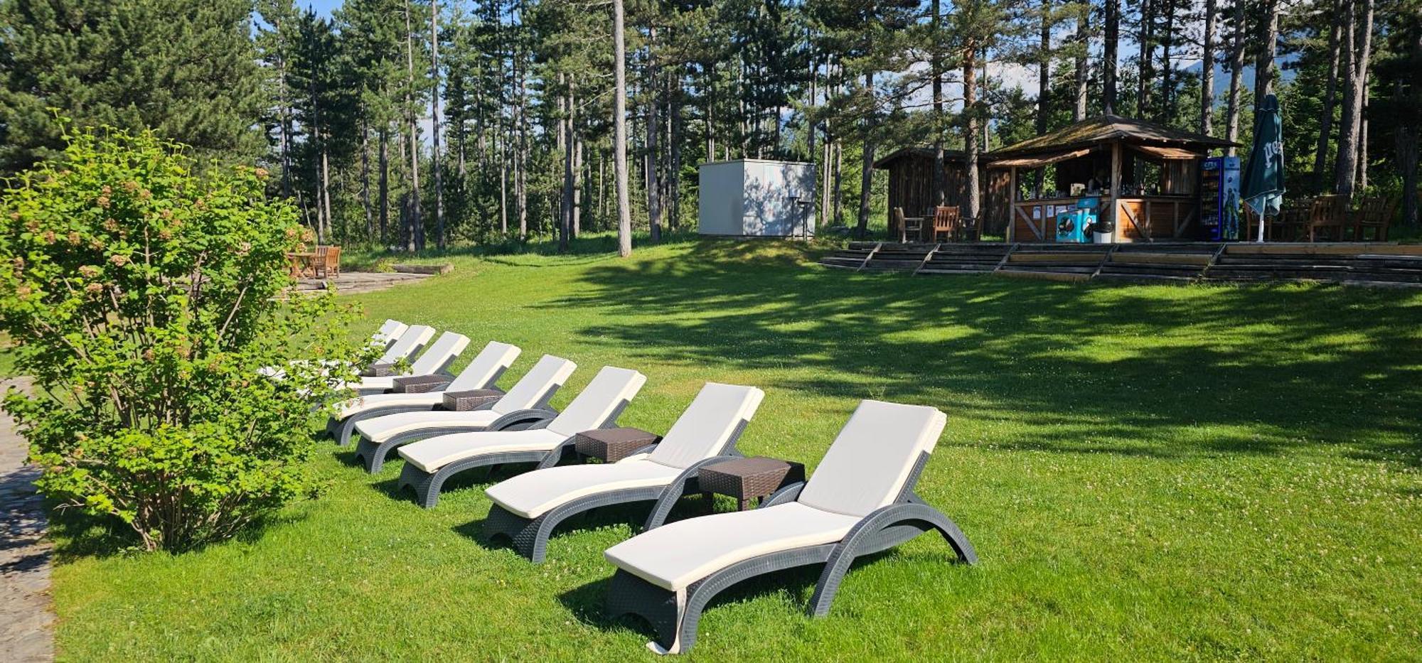 Green Peaks Suite In Pirin Golf & County Club Razlog Buitenkant foto